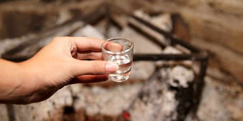 Στο δικαστήριο στέλνει η Κομισιόν την Ελλάδα για το τσίπουρο και την τσικουδιά