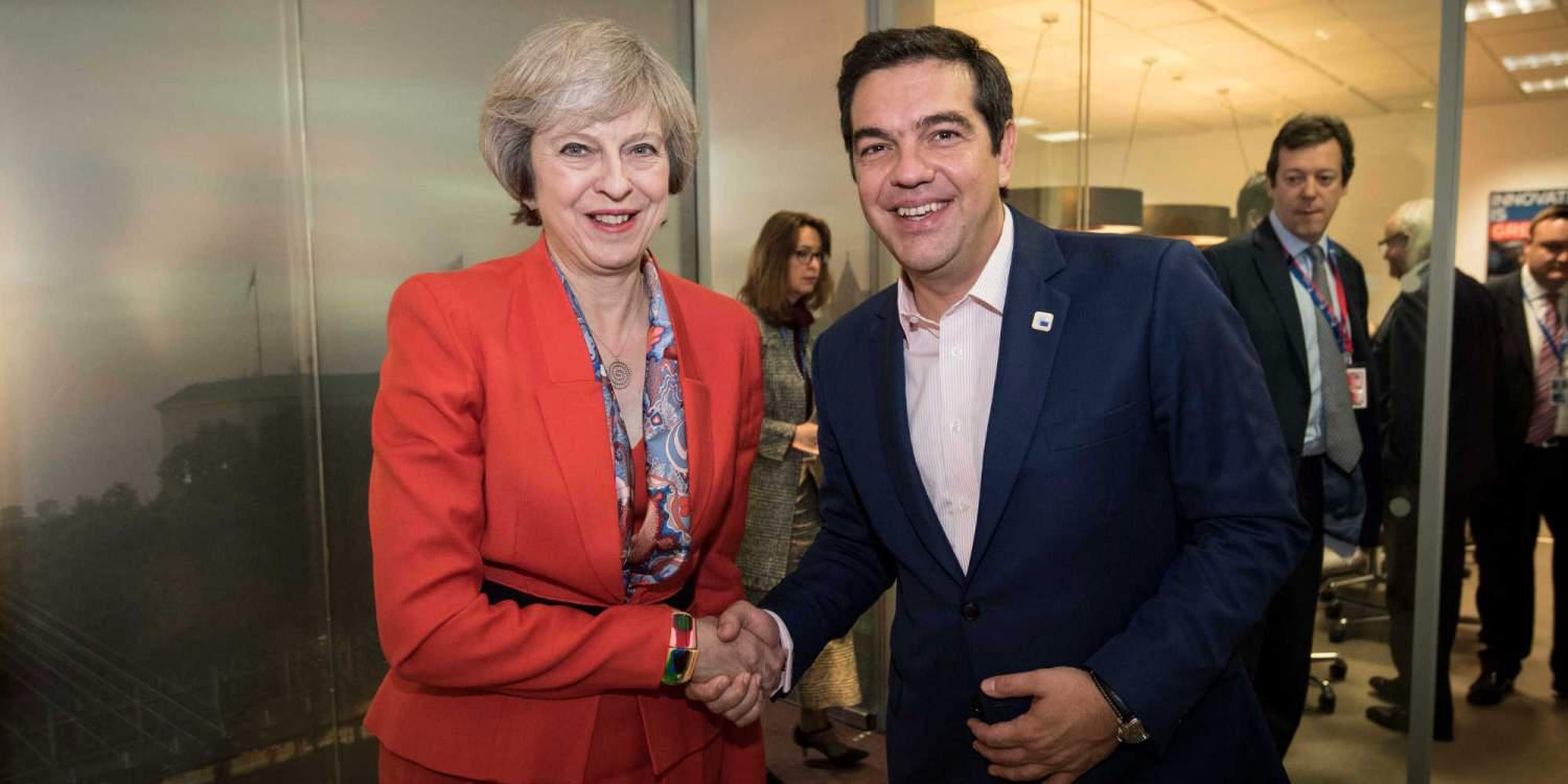 Τηλεφωνική επικοινωνία Τσίπρα-Μέι για το Κυπριακό