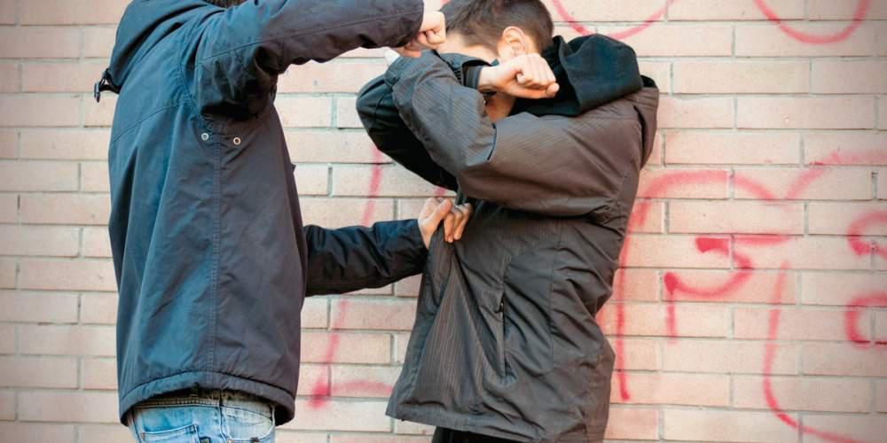 Καλλιθέα – Βία ανηλίκων: Εφιάλτης για 13χρονο – «Πάρε τον πατέρα σου, να τον σκοτώσουμε»