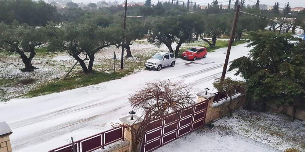 Άσπροι οι δρόμοι από το χαλάζι στη Σιθωνία Χαλκιδικής [Βίντεο]