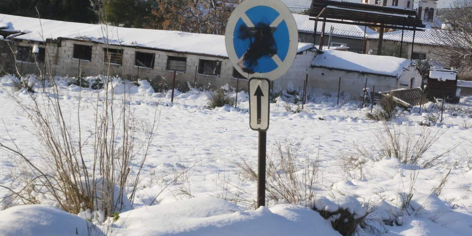 Στο έλεος του χιονιά: Σε κατάσταση έκτακτης ανάγκης Έβρος και Ανατολική Μακεδονία