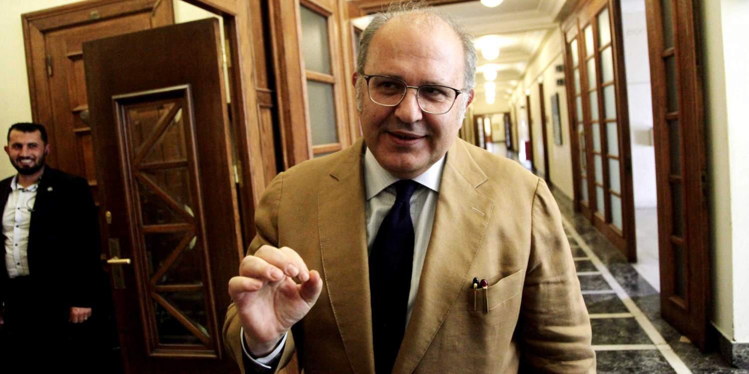 Ο Ξυδάκης μαζεύει τα… ασυμμάζευτα για την δραχμή [βίντεο]