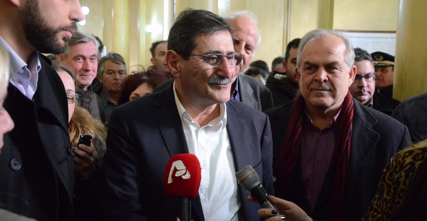 Συνεχίζεται η δίκη του Δημάρχου Πατρέων για τη μήνυση της Χρυσής Αυγής