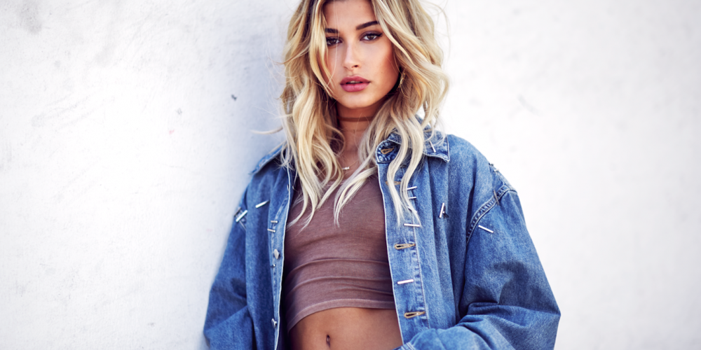 Η εντυπωσιακή Hailey Baldwin και τα… δίμετρα πόδια της αναστατώνουν τη Χαβάη