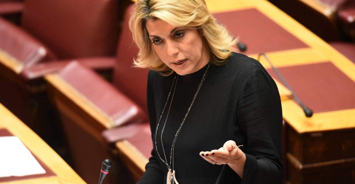 «Πυρά» Άννας Καραμανλή προς Βερύκιο για το ότι είναι ακόμα στις λίστες μισθοδοσίας της ΕΡΤ