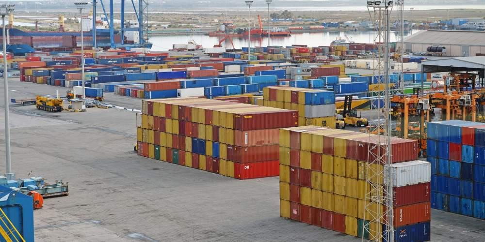 Εξαγωγές: «Γκάζι» 8,5% τον Φεβρουάριο – 33,2% μειώθηκε το εμπορικό έλλειμμα