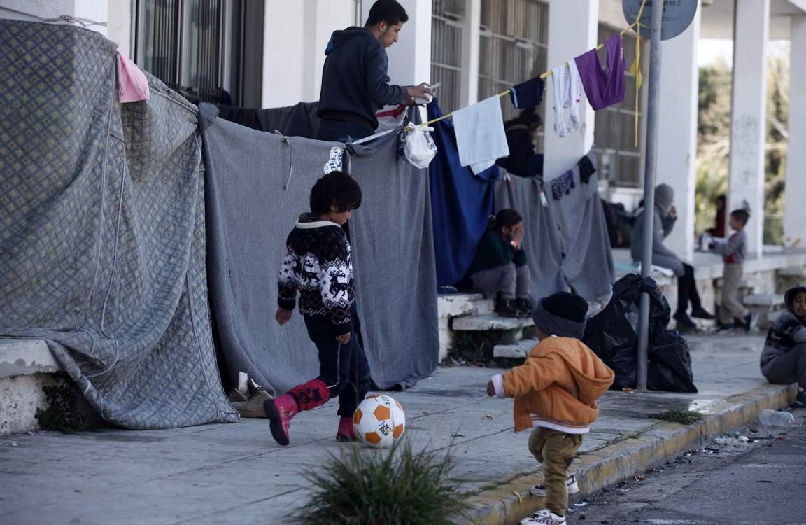 Η Διεθνής Αμνηστία εκπέμπει S.O.S. για τις συνθήκες υγιεινής στο hot spot του Ελληνικού