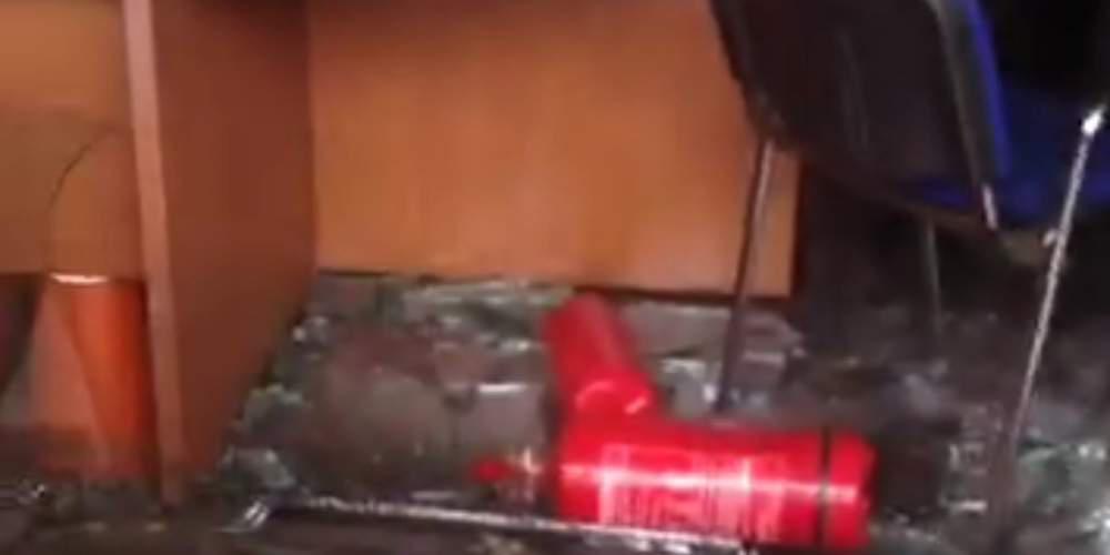 Επεισόδια στο υπουργείο Διοικητικής Μεταρρύθμισης από τους πυροσβέστες [βίντεο]