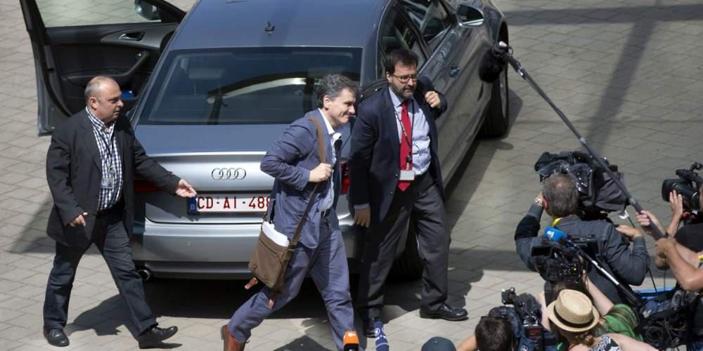 Υποχώρηση και προνομοθέτηση μέτρων φέρνει το Eurogroup