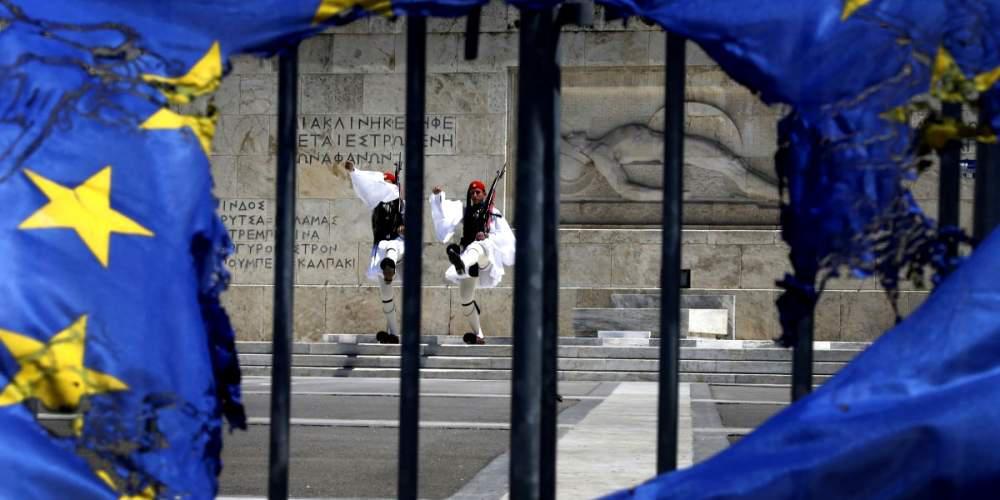 «Σπρώχνουν» τη χώρα ολοταχώς στη δραχμή