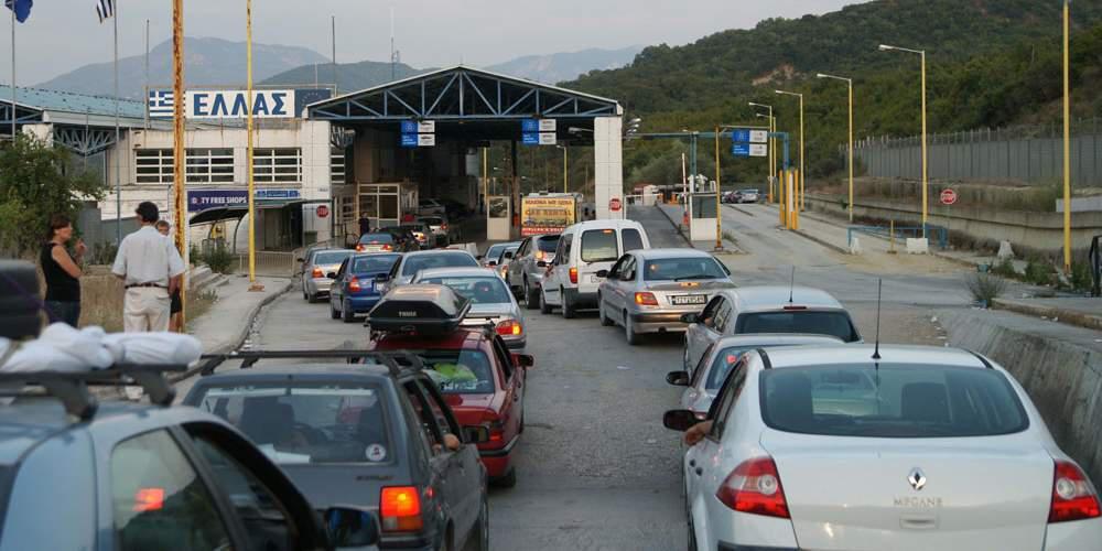 Ουρές χιλιομέτρων στην Κακαβιά – Μόνο με αρνητικό τεστ η είσοδος στη χώρα