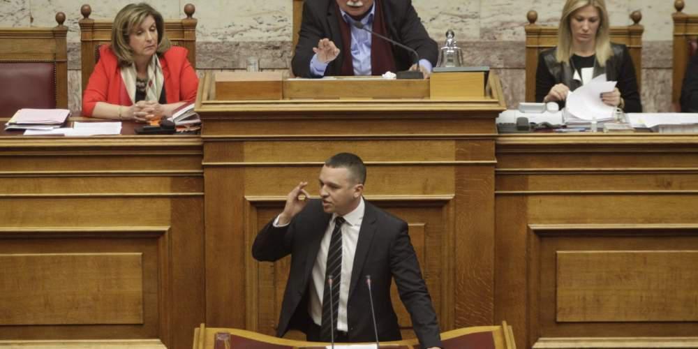 Αποβολή Κασιδιάρη και περικοπή μισθού για το περιστατικό με τον Δένδια