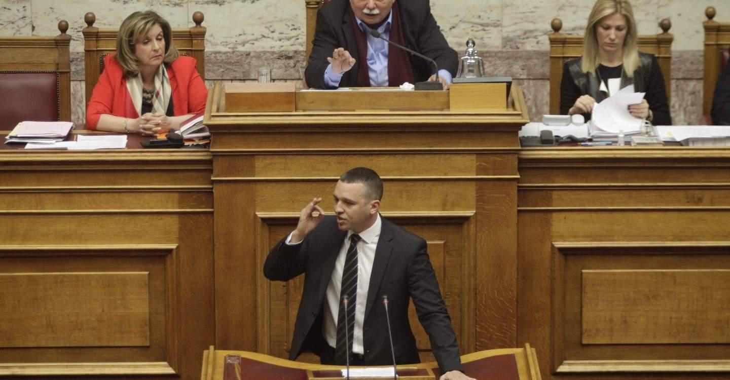 Επεισόδιο Βούτση – Κασιδιάρη στη Βουλή [βίντεο]