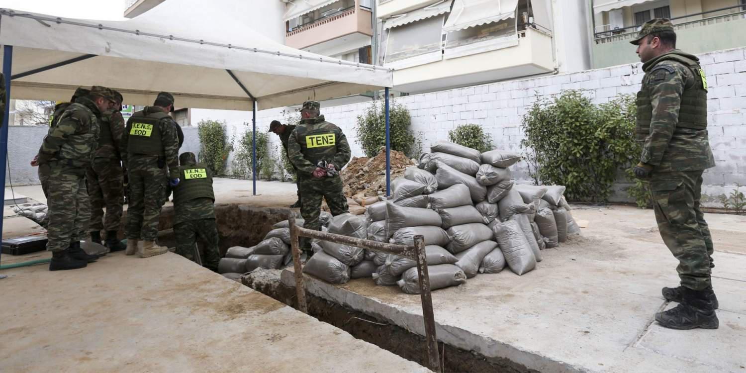Άρχισε η επιχείρηση της εξουδετέρωση της βόμβας στο Κορδελιό [εικόνες]