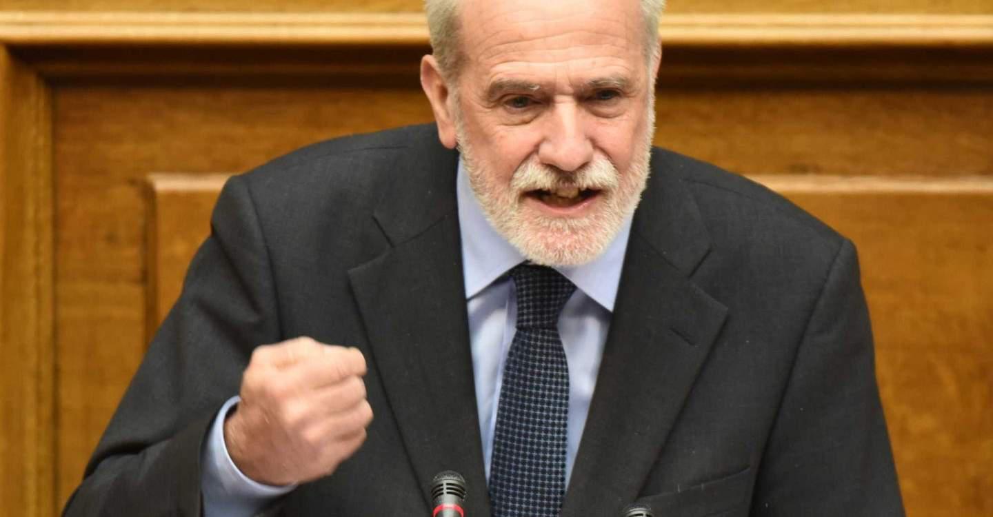 Κουτσούκος στην Βουλή: Προσπαθείτε να στοχοποιήσετε το ΠΑΣΟΚ