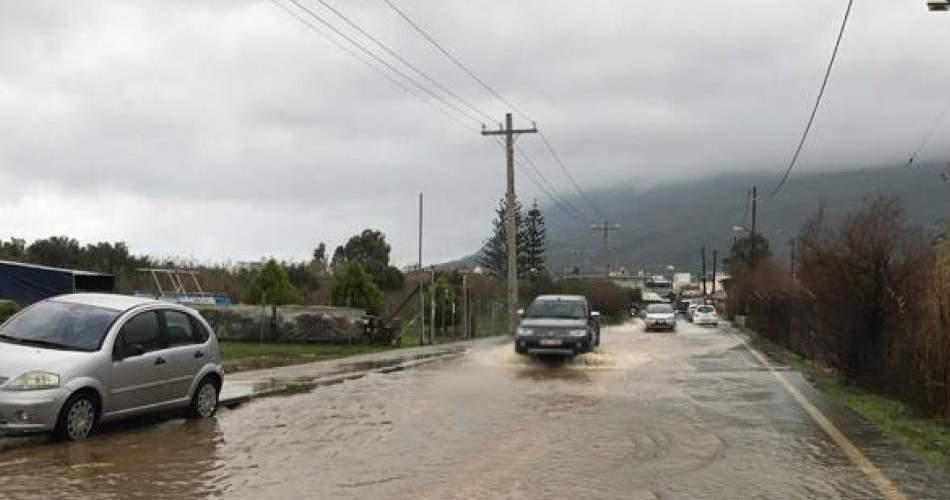 Προβλήματα στην Κρήτη από την κακοκαιρία – Πλημμύρισαν σπίτια [εικόνες & βίντεο]