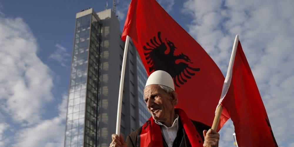 Μαθητές τραγούδησαν για την Μεγάλη Αλβανία στην Κέρκυρα και τους έδιωξαν κακήν κακώς από το νησί