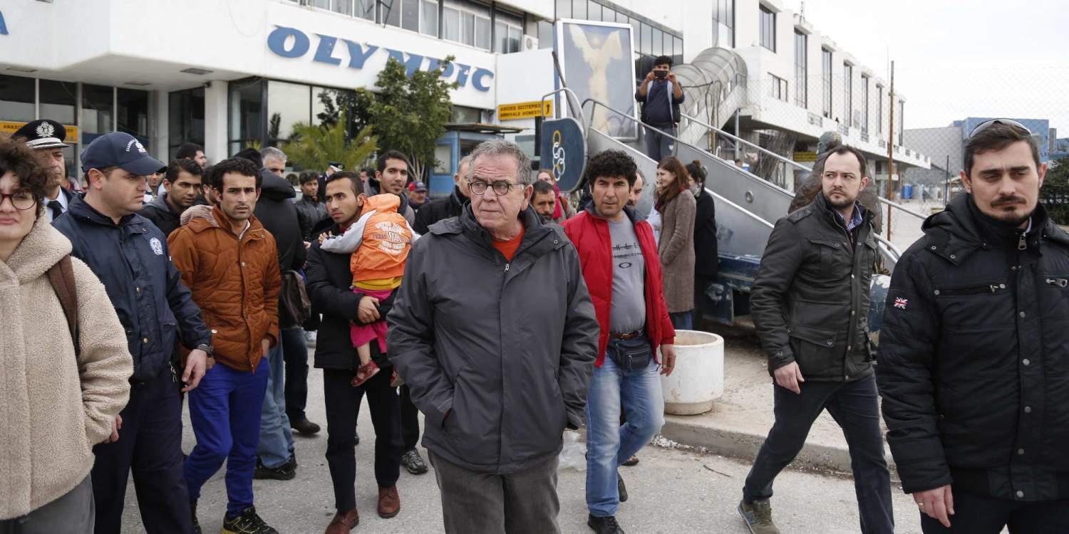 Μουζάλας: Θα δεχθούμε πρόσφυγες από τη Γερμανία για να μην βγούμε από την ΕΕ!