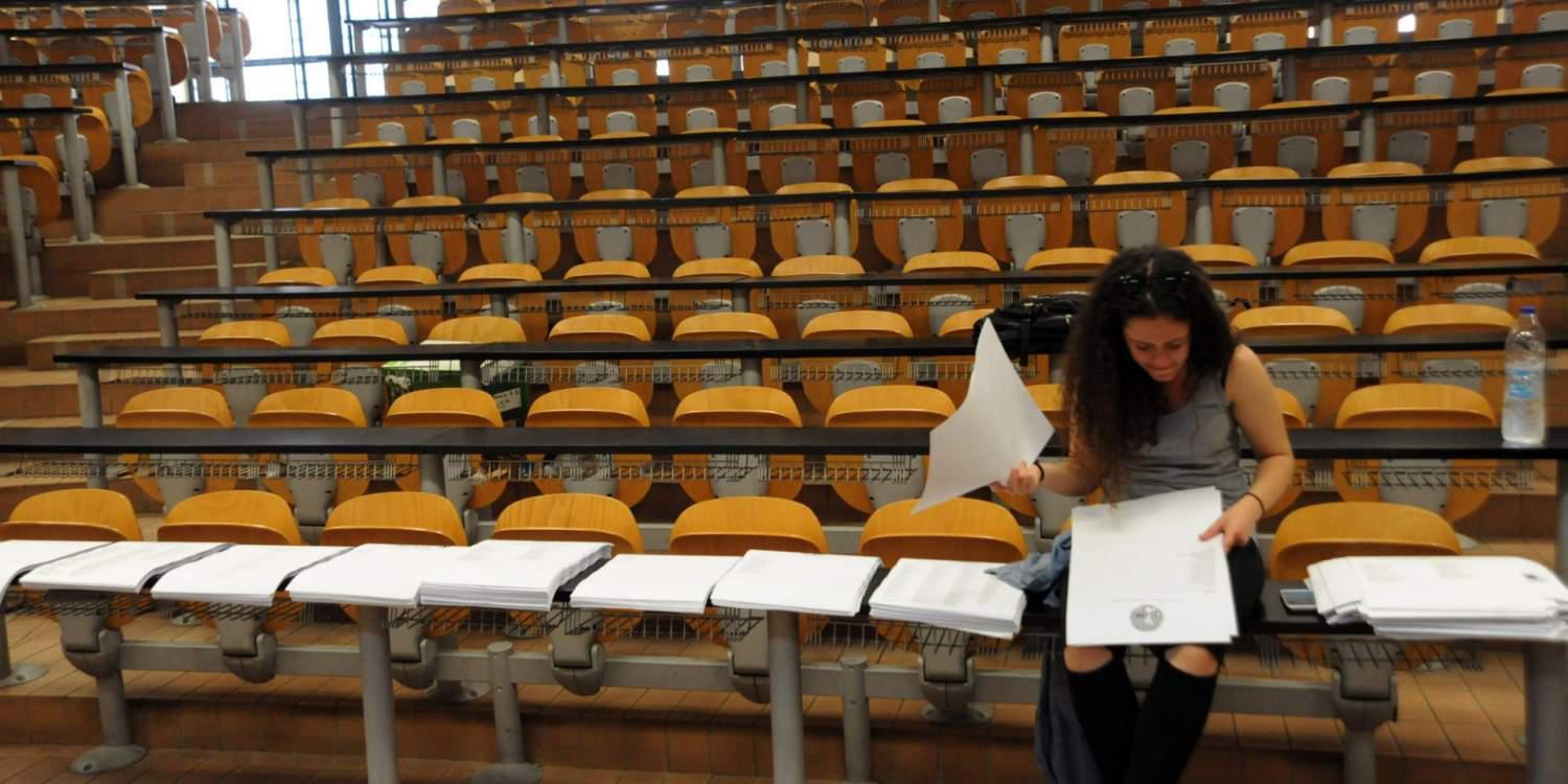 Η «χρεοκοπία» των φοιτητικών παρατάξεων