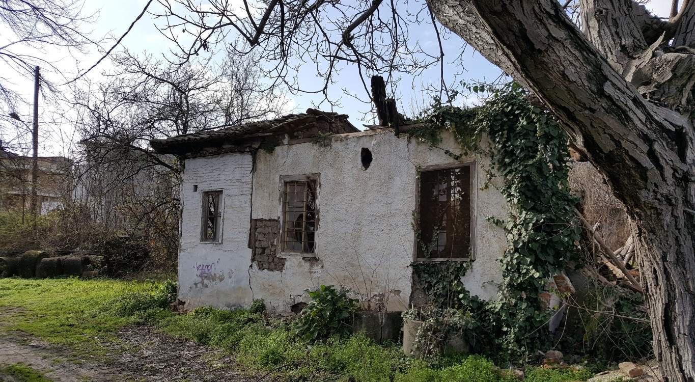Γκρεμίστηκε το σπίτι του Άγιου Εφραίμ! [Εικόνες]
