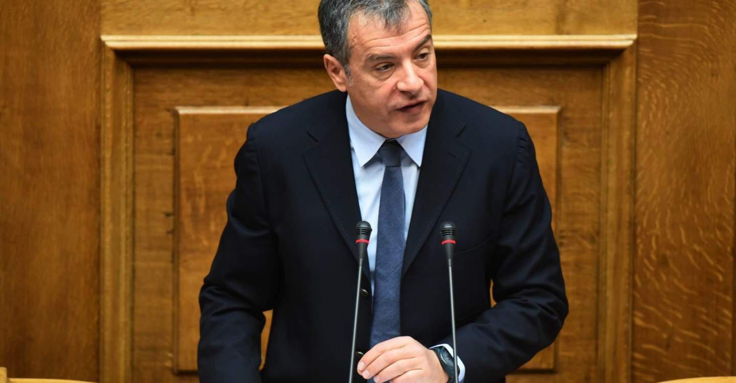 Ο Θεοδωράκης φόρεσε σαρίκι, πήρε την κατσούνα και άρμεξε για τον πρωτογενή τομέα! [εικόνες]