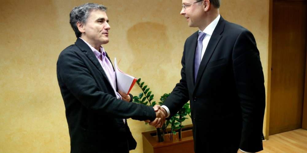 Ντομπρόβσκις: Προχωρήστε γρήγορα- Τσακαλώτος: Δεν υπάρχει λευκή επιταγή