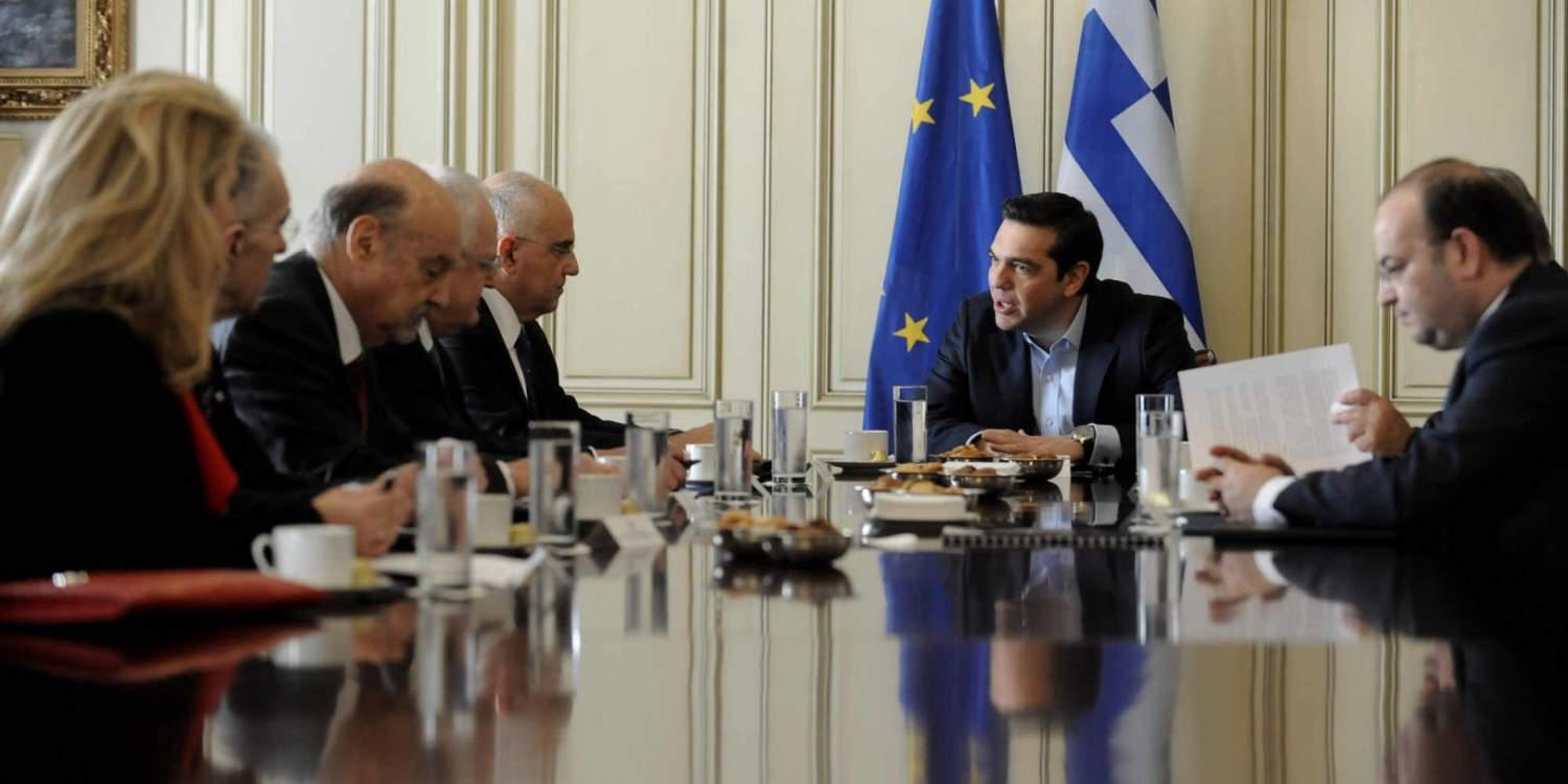 Τσίπρας σε τραπεζίτες: Δώστε ανάσα στα νοικοκυριά και τις επιχειρήσεις