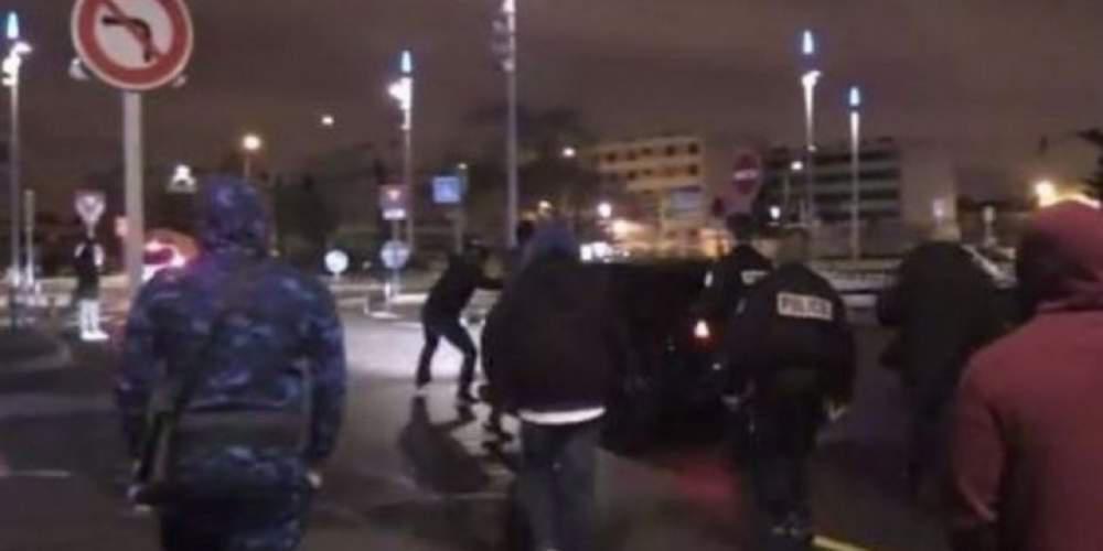 Ύβρεις και αποδοκιμασίες για την Παρί – Ο Μότα τραυμάτισε με το αυτοκίνητο οπαδό [βίντεο]
