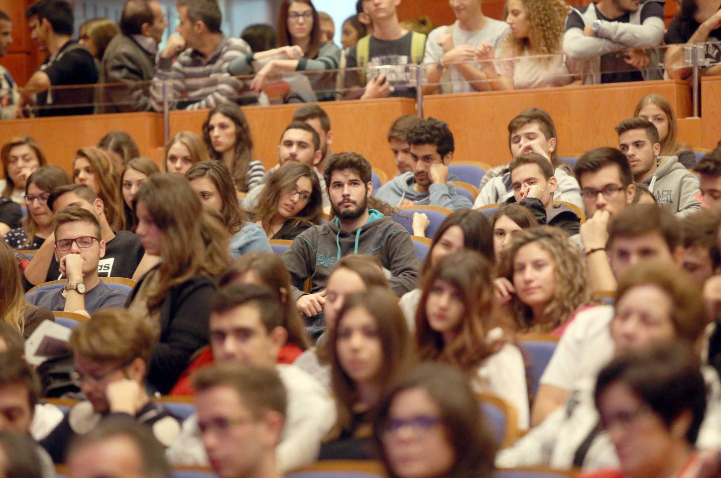 Στα 3.770 αυξάνονται τα επιδόματα για φοιτητές