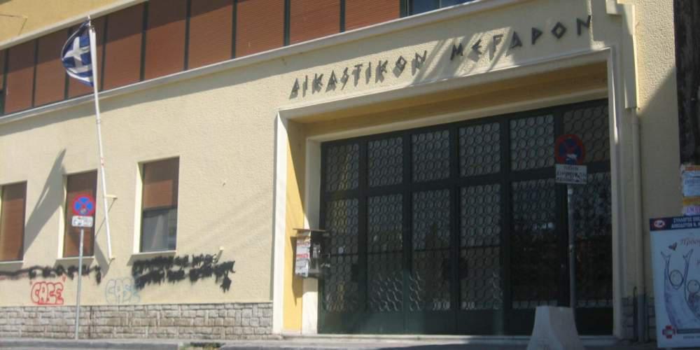 Ανησυχία για επεισόδια έξω από το δικαστικό μέγαρο Καστοριάς όπου θα μεταφερθεί ο δράστης