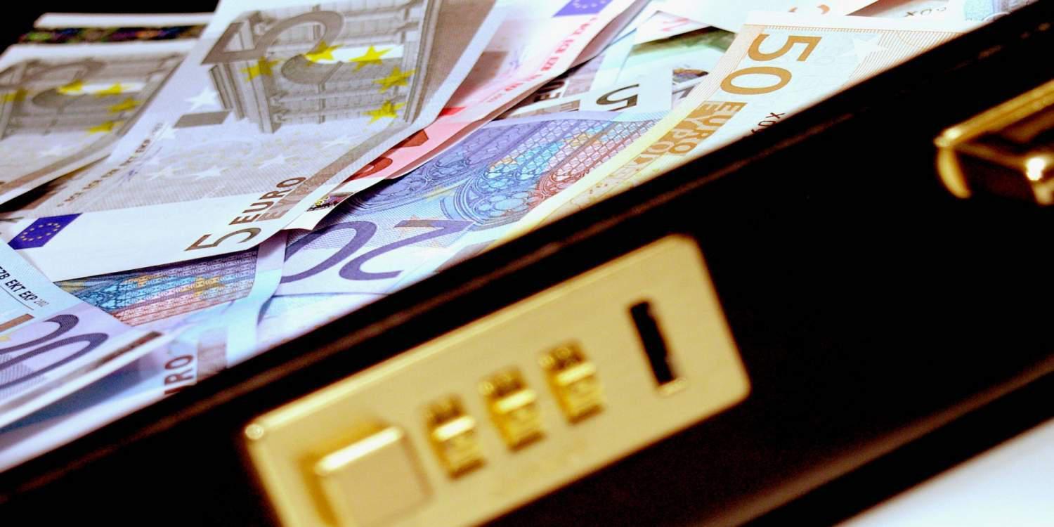Αποκλειστικό: Δεν υπογράφουν τις αποφάσεις για διασύνδεση των ταμειακών μηχανών