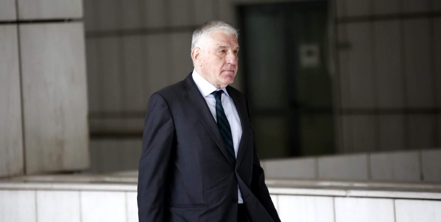 Σε Προανακριτική ο Παπαντωνίου για τις μίζες των εξοπλιστικών