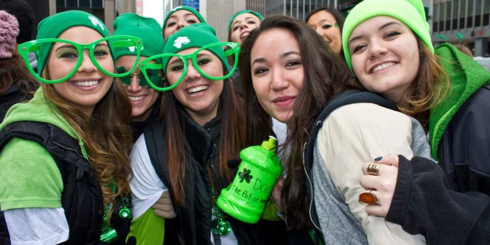 Σήμερα η St. Patrick’s Day – Τι είναι και γιατί βάφονται όλα πράσινα [εικόνες]