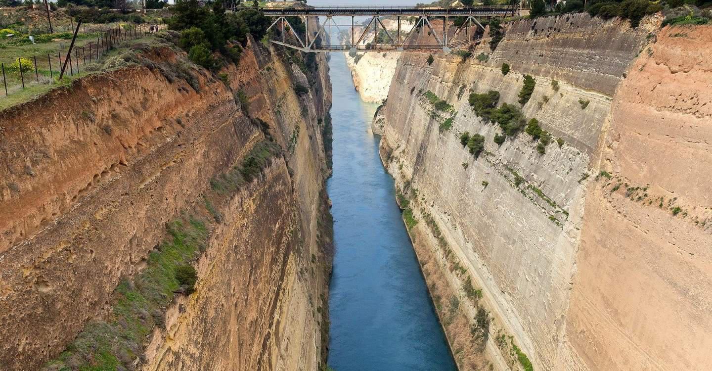 Ισθμός: 48χρονη αποπειράθηκε να αυτοκτονήσει – Την πρόλαβαν οι αστυνομικοί την ώρα που έγραφε το σημ