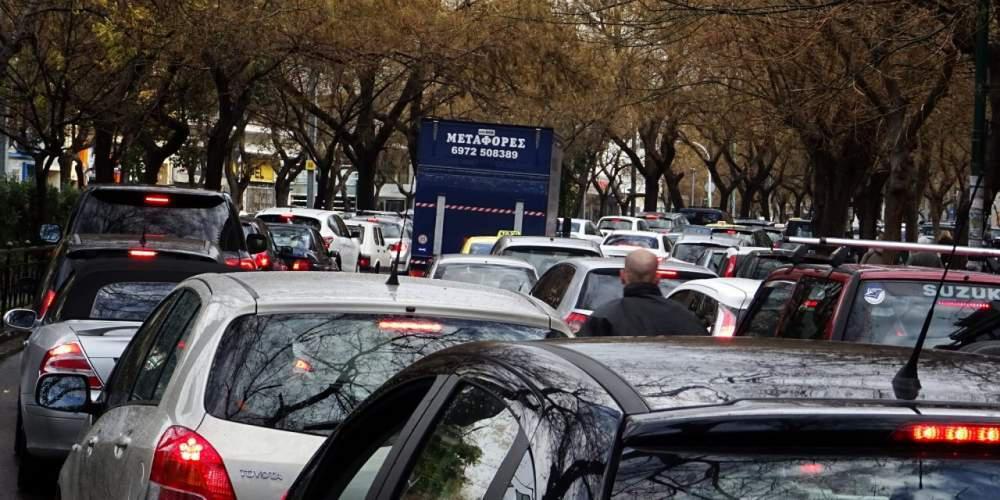 Ταλαιπωρία και σήμερα στους δρόμους της Αττικής [εικόνες]