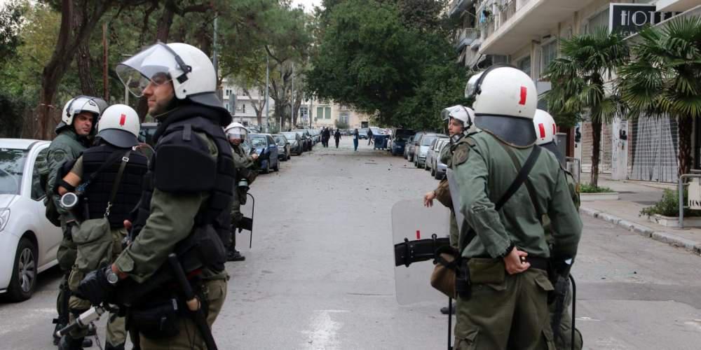 ΜΑΤ εναντίον Μανιατών στο Σύνταγμα