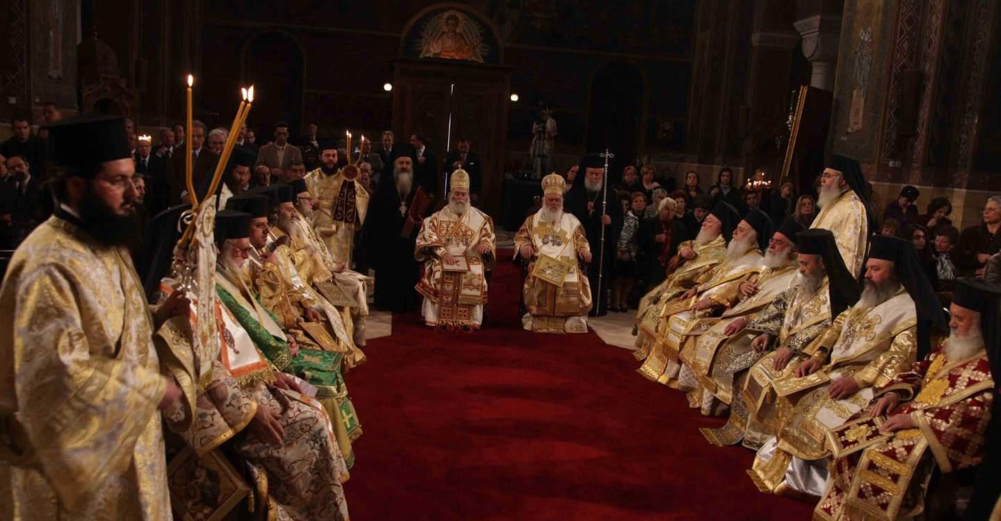 «Ανοίγει» το θέμα ορίου ηλικίας των μητροπολιτών