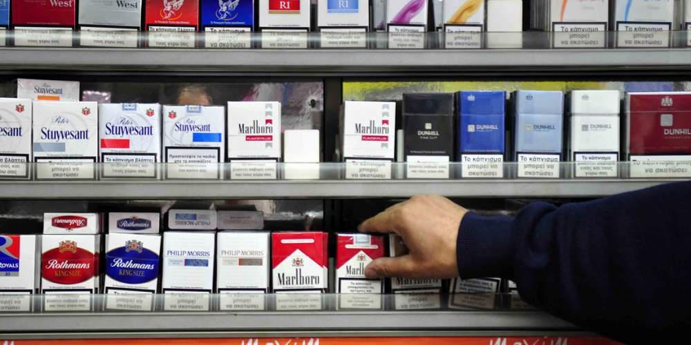 Σκέψεις για απαγόρευση πώλησης τσιγάρων σε νέους κάτω των 25ετών