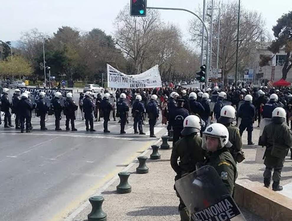 Χάος από επεισόδια αναρχικών και αντεξουσιαστών στην Θεσσαλονίκη – Επίθεση Ρουβίκωνα στον ΑΔΜΗ