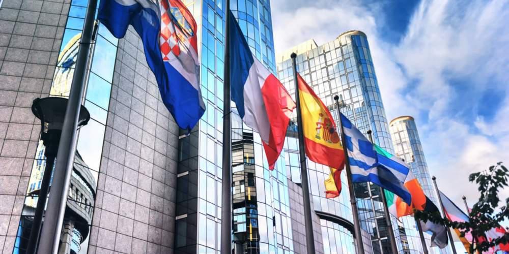 Διαψεύδουν οι Βρυξέλλες το δημοσίευμα Reuters: «Δεν έχει κλείσει η συμφωνία»