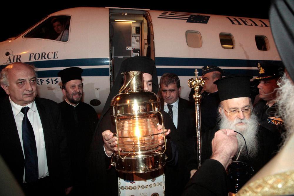 Αλλαγή στην άφιξη του Αγίου Φωτός: Στο στρατιωτικό αεροδρόμιο Ελευσίνας η υποδοχή