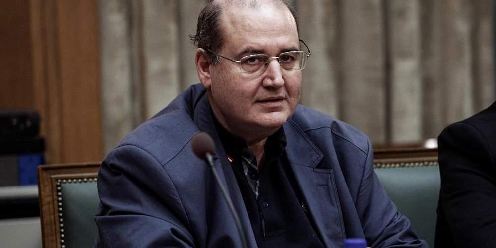 Φίλης για Μητσοτάκη: Διχαστικά επιχειρήματα για τη σχέση Εκκλησίας-Κράτους