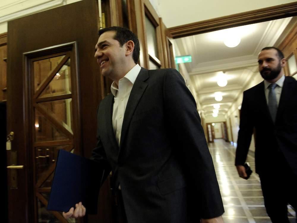 Πανηγύρια Τσίπρα για τα μέτρα-λαιμητόμο