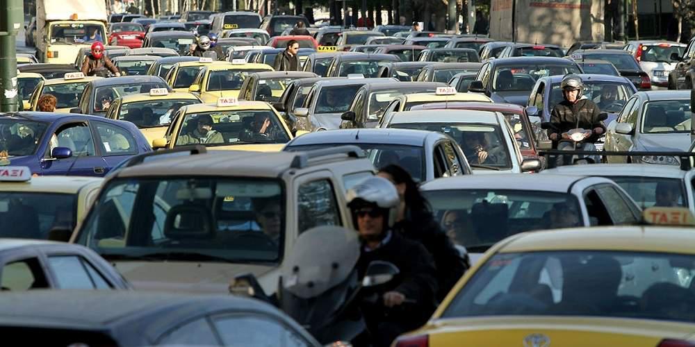 Κυκλοφοριακό χάος στους δρόμους της Αττικής – Πού έχει κίνηση
