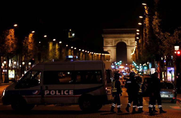 Το ISIS ανέλαβε την ευθύνη για την επίθεση τζιχαντιστών στο Παρίσι με δύο νεκρούς