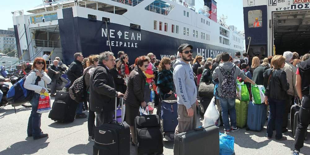 Αυξημένη η κίνηση στα λιμάνια για την έξοδο του Πάσχα