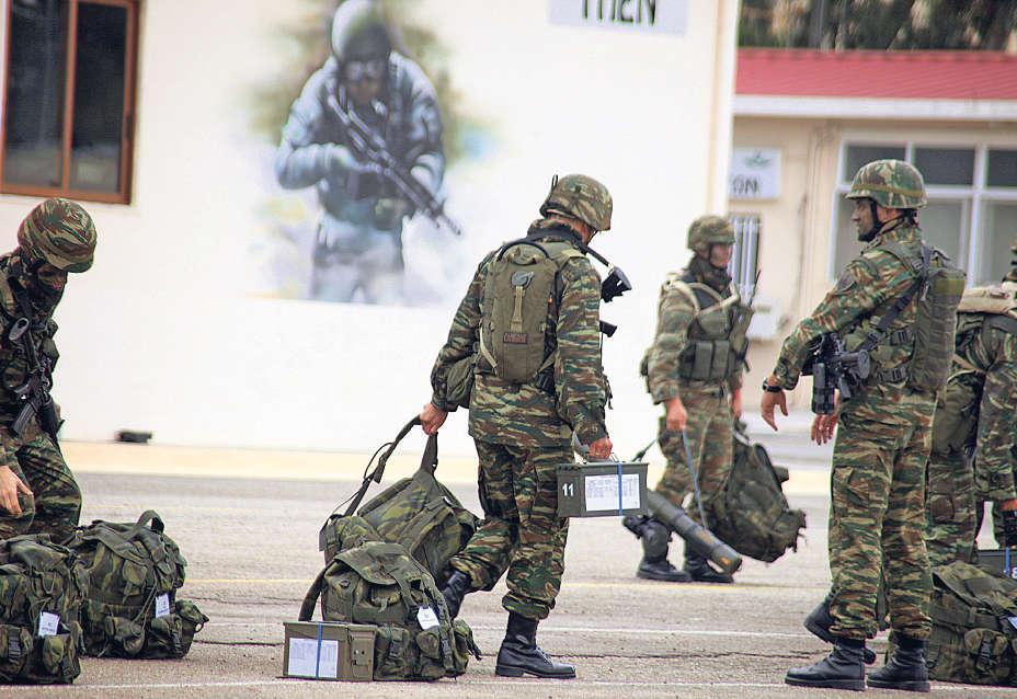 Στρατιωτική θητεία: 12 μήνες από τον Μάιο - Ποιοι θα μπορούν να κάνουν 9μηνο