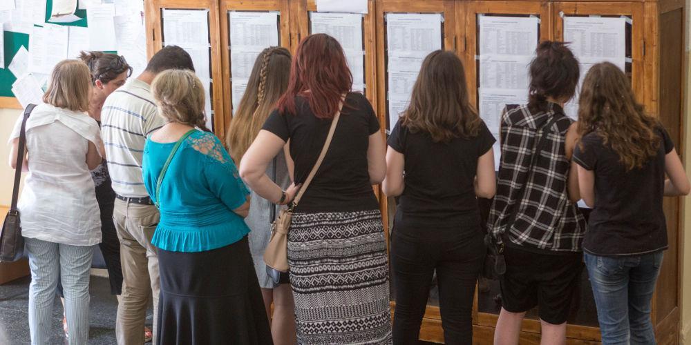 Πανελλαδικές 2020: Επόμενο τεστ μετά τις βάσεις οι μετεγγραφές