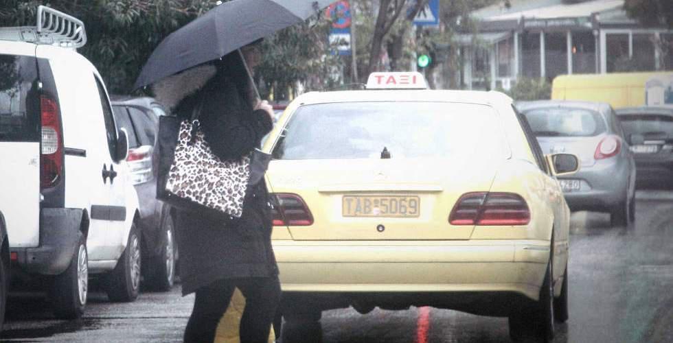 Πρόγνωση καιρού: Ασθενείς βροχές κατά τόπους μετά το μεσημέρι