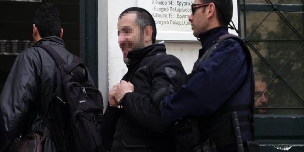 Στο πειθαρχικό για απόλυση ο χρυσαυγίτης που προφυλακίσθηκε για τον ξυλοδαρμό φοιτητή